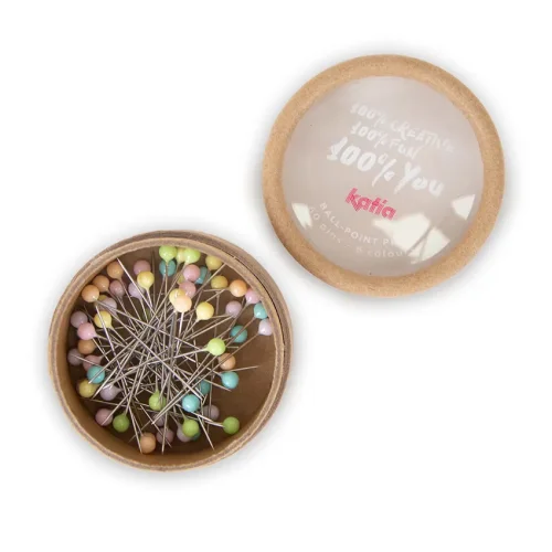 60 kolorowych szpilek w pudełku Katia