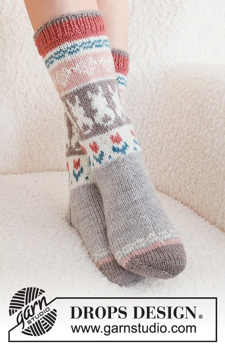 Zestaw na wzór Drops Dancing Bunny Socks 2