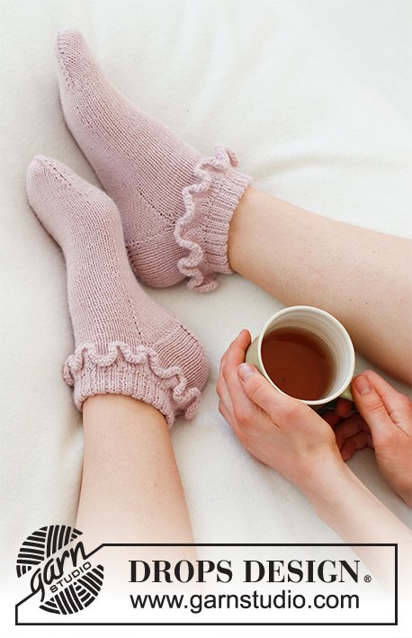Zestaw na wzór Drops Rosy Ruffles 1