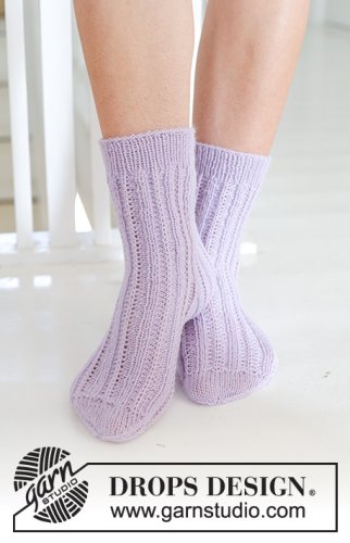 Zestaw na wzór Drops Sweet Chamomile Socks 2