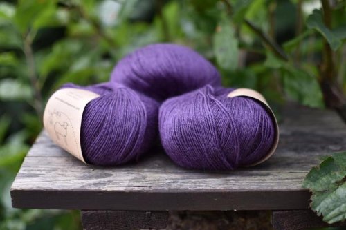 ecy_milburn_4ply_damson_2.jpg