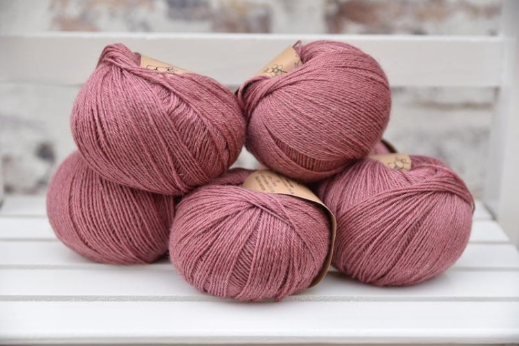 ecy_milburn_4ply_bramble_1.jpg